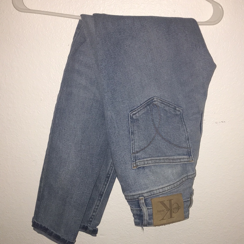 Calvin Klein Mom Jeans Size 24.